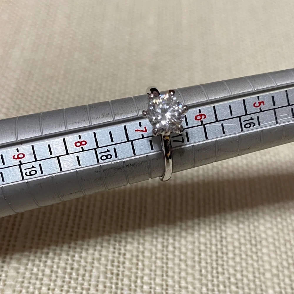 Six prong cubic zirconia silver metal ring size 6 3/4